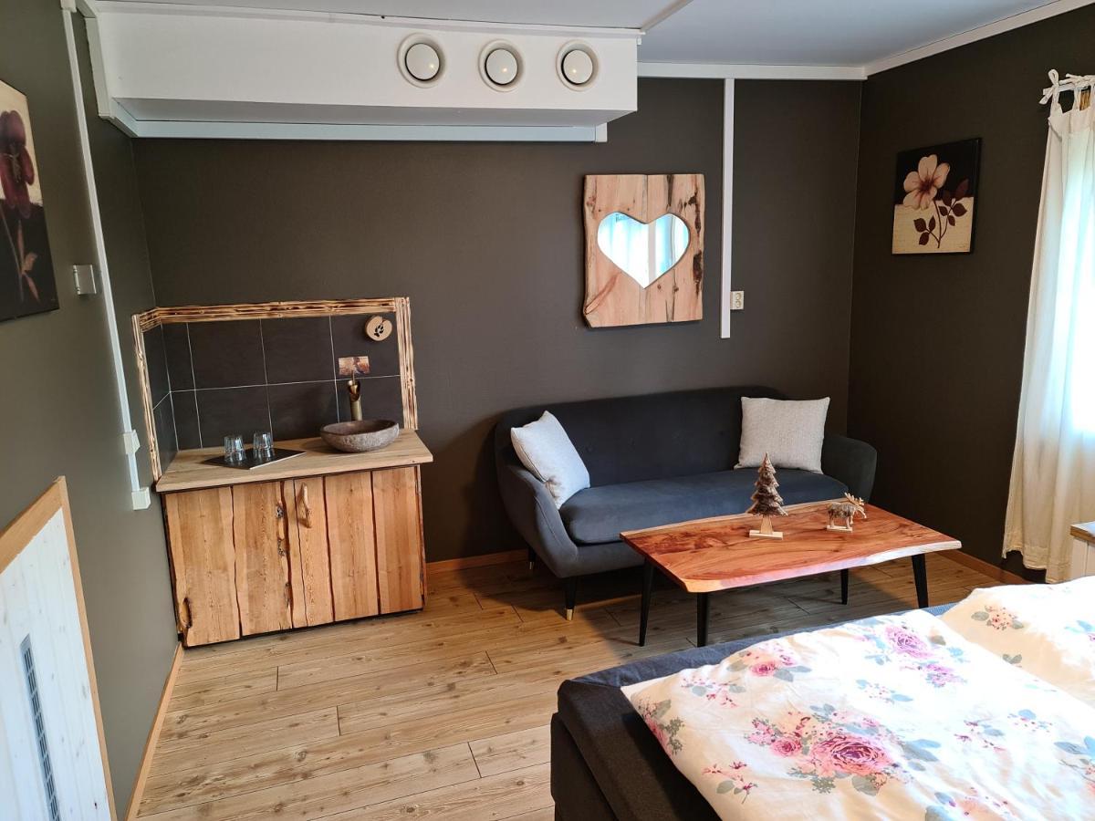 Gaesthus Nornaes Bed & Breakfast エクステリア 写真